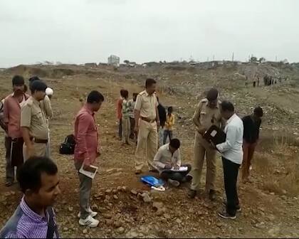 હત્યાનો ભોગ બનનાર દિપેશ વસોયા બે ભાઇમાં મોટો હતો. તેના નાના ભાઇનું નામ પ્રતિક અને માતાનું નામ સ્મીતાબેન છે. પિતાનું નામ નારણભાઇ લવજીભાઇ વસોયા છે. તે વર્ષોથી રાજકોટમાં જ રહે છે. અગાઉ નારણભાઇ રેસકોર્ષ રોડ પર એ. જી. ઓફિસમાં ફરજ બજાવતાં હતાં. હાલ નોકરીમાંથી નિવૃત થયા હોય નિવૃત જીવન ગાળે છે.