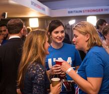  Brexitના પરિણામો બાદ કહીં ખુશી તો કહીં ગમ, જુઓ તસવીરો 