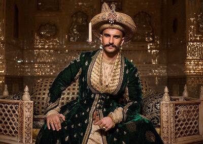 IIFA 2016: રણવીર બેસ્ટ એક્ટર, દીપિકાને બેસ્ટ એક્ટ્રેસનો અવોર્ડ, ભણસાલી શ્રેષ્ઠ ડાયરેક્ટર IIFA 2016: રણવીર બેસ્ટ એક્ટર, દીપિકાને બેસ્ટ એક્ટ્રેસનો અવોર્ડ, ભણસાલી શ્રેષ્ઠ ડાયરેક્ટર