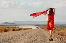 હાઈ-વે પર ખૂબસૂરત યુવતીને કારમાં લિફ્ટ આપ્યા પછી શું થયું સુરતના યુવક સાથે? જાણો