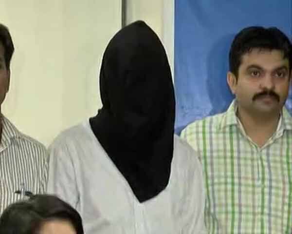 ધીરેન્દ્રએ પોલીસ પૂછપરછમાં કબૂલ્યું હતું કે, સુકેતુએ કરેલી મદદના બદલામાં તે દિશીતની હત્યા કરવા તૈયાર થયો હતો. એટલું જ નહીં, તેણે એવી પણ કબૂલાત કરી હતી કે, દિશીત પોતાના ઘરમાં સૂતો હતો, ત્યારે દિશીત પર છરીથી પહેલો ઘા તેણે કર્યો હતો. આ પછી બીજો ઘા સુકેતુએ કર્યો હતો. 