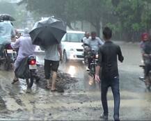 સુરતમાં એક જ દિવસમાં ખાબક્યો પાંચ ઇંચ વરસાદ, ઠેરઠેર ભરાયા પાણી, જુઓ તસવીરો 