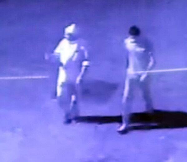 જો કે સજાતિય સેક્સની પ્રવૃત્તિમાંથી ધાર્યા પૈસા નહોતા મળતા તેથી હિતેષે પોતાની સાથે સેક્સ માણનારા લોકોને લૂંટવાનું શરૂ કર્યું. આ પ્રવૃત્તિમાં પકડાઈ જવાનો ડર હોવાથી તેણે પોતાના શિકારોને લૂંટીને તેમની હત્યા કરવાનું શરૂ કર્યું.