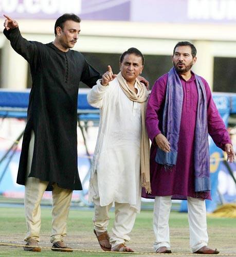 4. સુનીલ ગાવાસ્કરને બાળપણમાં વેસ્ટ ઈન્ડીઝના રોહન કન્હાઈ અને એમ.એલ જયસિંહાના ફેન હતા. ક્રિકેટ જગતના મહાન ખેલાડી ગુંડપ્પા વિશ્વનાથ તેમના સાળા થાય. (જેથી સુનીલ ગાવાસ્કરે તેમના દિકરાનું નામ રોહન જયવિશ્વા ગાવાસ્કર રાખ્યુ હતુ.) તેમને પોતાના વાળને ઓસ્ટ્રેલિયન ક્રિકેટર ઈયાન ચેપલની જેમ લાંબા અને કોલર સુધીના વાળ રાખવાનું પસંદ કરતા.