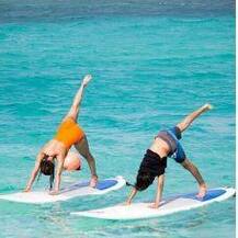 દરિયા વચ્ચે આ અભિનેત્રીએ આમ કર્યા યોગા, શેર કર્યા હોટ બીકિની PICS! 