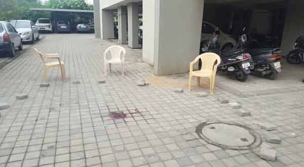 પ્રિયલના પિતાએ દીકરીએ અભ્યાસનો ભાર વધી જતાં આત્મહત્યા કરી હોઈ શકે તેમ જણાવ્યું હતું. તેમણે દીકરીને ન બચાવી શકવા અંગે દુઃખ પણ વ્યક્ત કર્યું હતું. 