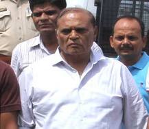 પારૂલ યુનિ. રેપ કેસઃ પીડિતાએ કહ્યું-  \'જયેશ પટેલે મારા ફિયાન્સને મારી નાખવાની ધમકી આપી હતી\'