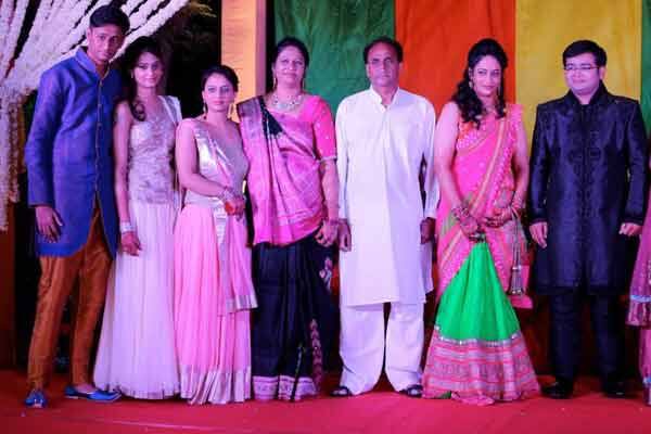 વડોદરાના અર્જુન પટેલ વરસોથી ફ્રાન્સમાં રહે છે, જેમના પત્ની અને બાળકો અત્યારે વડોદરા આવ્યા હોય, તેઓએ આ સમાચાર સાંભળતા જ તેઓ ચિંતિત બન્યા હતા, પરંતુ અર્જુન ભાઈ પેરિસમાં હતા. જ્યાં તેઓ સેફ હોવાથી વડોદરામાં તેમના પત્ની ચંપાબેન તથા તેમની દીકરી રોમાએ રાહતનો દમ લીધો હતો. 