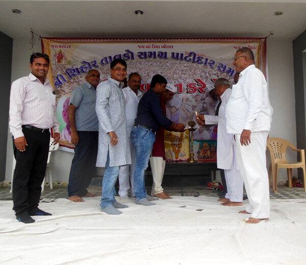 સભાને સંબોધિત કરતા રેશ્માએ વડાપ્રધાન મોદી અને મુખ્યમંત્રી આનંદીબેન પર પ્રહારો કર્યા હતા. તેમણે લોકોને સંબોધતા કહ્યું કે, ચાચા ચાયવાલે અને ફઇબાને પટેલ સમાજની તાકાત બતાવવાનો સમય આવી ગયો છે. 