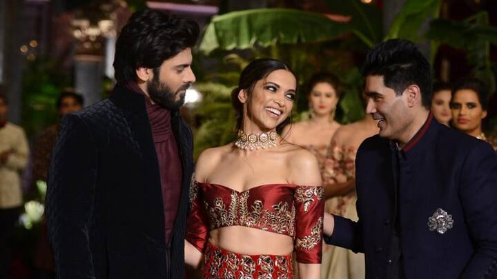 દિપીકાએ એફડીસીઆઈ ઈંડિયા કોટ્યોર વીક 2016માં મનીષ મલ્હોત્રાના કલેક્શન માટે શો સ્ટોપર બની હતી.