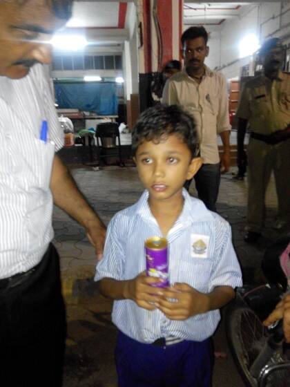  જો કે સોનલે પોલીસ પોતાને ફસાવી રહી છે તેવો આક્ષેપ કર્યો છે. સોનલની ફરિયાદ છે કે તેના પતિએ છેલ્લાં સાત વર્ષથી તે શું કરે છે તેની કાળજી પણ લીધી નથી. તેણે પોતે જયનું અપહરણ કરાવ્યું હોવાની વાતને નકારી છે. પોલીસ તપાસમાં લાગી છે ત્યારે આ કેસમાં વધુ રસપ્રદ વિગતો બહાર આવે તેવી શક્યતા છે. 