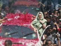 વારાણસી: પીએમ મોદીના મતક્ષેત્રમાં સોનિયા ગાંધીનો રોડ શો