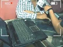 આગ્રા: 100-150 રૂપિયામાં જાહેરમાં વેચાય છે બળાત્કારના વીડિયો