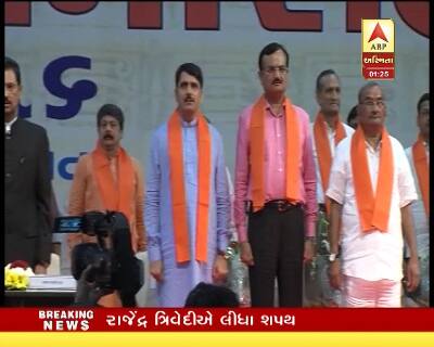  રાજ્ય કક્ષાના પ્રધાનો:- શંકરભાઈ ચૌધરી (આંજણા પટેલ-ઓબીસી)) પ્રદિપસિંહ જાડેજા (ક્ષત્રિય દરબાર-સવર્ણ)) જયંતિભાઈ કવાડિયા (કડવા પાટીદાર-સવર્ણ) નાનુભાઈ વાનાણી (લેઉઆ પાટીદાર-સવર્ણ) પરશોત્તમ સોલંકી (કોળી-ઓબીસી) જશાભાઈ બારડ(કારડિયા રાજપૂત-ઓબીસી) બચુભાઈ ખાબડ (કોળી પટેલ,OBC), જયદ્રથસિંહ પરમાર (ક્ષત્રિય દરબાર-સવર્ણ) ઈશ્વરસિંહ પટેલ (કોળી પટેલ-ઓબીસી) વલ્લભ કાકડિયા (લેઉઆ પાટીદાર-સવર્ણ ) રાજેંદ્ર ત્રિવેદી (બ્રાહ્મણ-સવર્ણ) કેશાજી ચૌહાણ (ઠાકોર-એબીસી) રોહિત પટેલ (લેઉઆ પાટીદાર-સવર્ણ ) વલ્લભભાઈ વઘાસિયા (લેઉઆ પાટીદાર-સવર્ણ ) નિર્મલા વાધવાની (સિંધી-સવર્ણ) શબ્દશરણ તડવી (આદિવાસી-અનુસૂચિત જનજાતિ) 