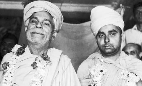કઈ રીતે શાંતિલાલ પટેલ બન્યા પ્રમુખ સ્વામી મહારાજ, જાણો ખાસ વાતો કઈ રીતે શાંતિલાલ પટેલ બન્યા પ્રમુખ સ્વામી મહારાજ, જાણો ખાસ વાતો