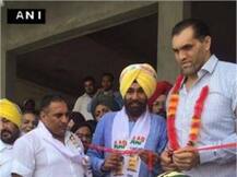 ‘ધ ગ્રેટ ખલી’ દિલીપ સિંહ આમ આદમી પાર્ટીમાં જોડાયો