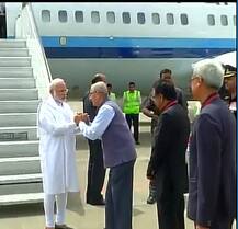 PM મોદી સાળંગપુર પહોંચ્યા, પ્રમુખ સ્વામીની ઉતારી આરતી