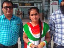 હાફિઝ સઈદને પડકારનારી જ્હાનવીને શ્રીનગરમાં ધ્વજ ફરકાવતા રોકી, એરપોર્ટથી મોકલી પાછી