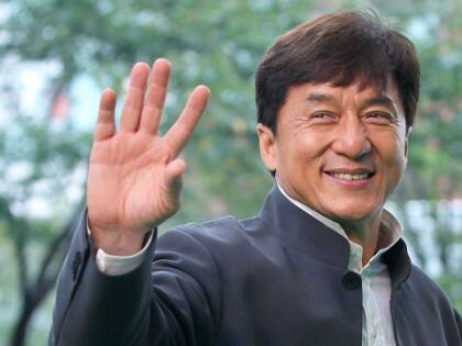 Jackie Chan 61 મિલિયન ડોલરની કમાણી સાથે બીજા ક્રમે છે.