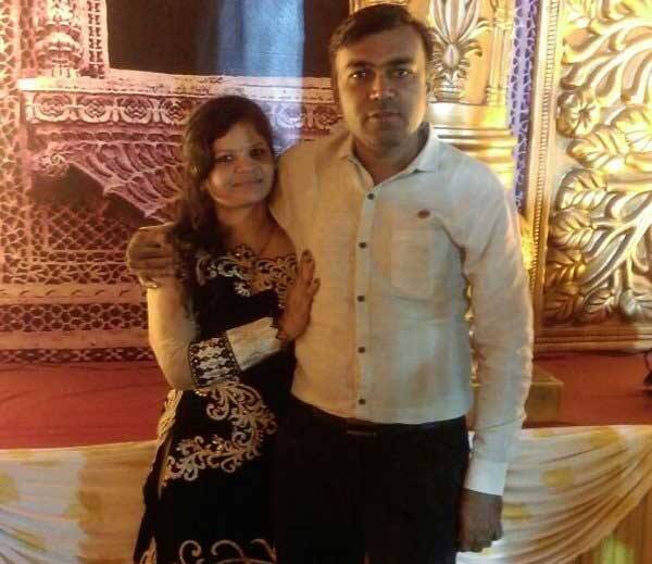 સરથાણા જકાતનાકા પાસે પાર્વતી નગર સોસાયટીમાં રહેતા મૂળ ઘોઘાના પડવાના હિતેશ બેલડિયાએ ગયા સપ્તાહે ઝેરી દવા પી આપઘાત કર્યો હતો. તેણે સુસાઇડ નોટમાં પત્ની આશાના રાકેશ ધામેલિયા સાથે સેક્સ સંબંધ હોવાનો ધડાકો કર્યો હતો. આશાએ હિતેશથી છૂટકારો મેળવવા તેને પ્રેમી સાથે મળીને હિતેશને બદનામ કરવા કાવતરૂં રચ્યું હતું ને એ કાવતરાએ આખરે હિતેશનો ભોગ લીધો. 