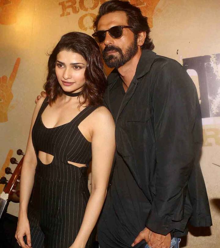 ફિલ્મ સંગીત, જુનૂન અને મિત્રતાના સાથની કહાની છે. 