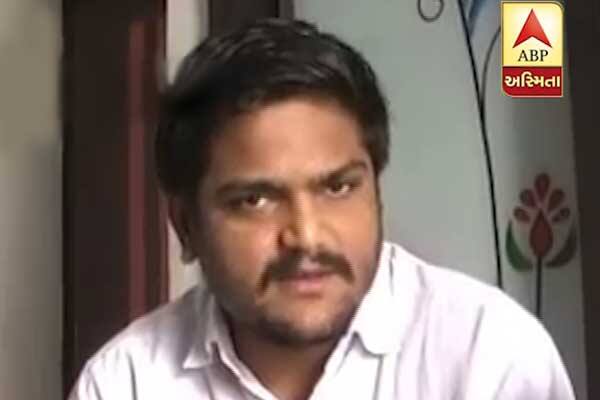 હાર્દિકે લખ્યું છે કે પોતાની ચાર ફાઈલો પાસ કરાવવા માટે મહેશ અને મુકેશ સમાજને વેચવા નીકળ્યા છે. તેથી આવા લોકોને પાટીદારોએ પાવર બતાવવો પડે. સુરતના યુવાનો, માતા-બહેનો જનરલ ડાયરને ઓકાત દેખાડે તે સમય આવી ગયો છે.