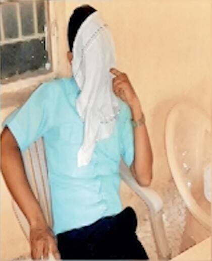 પોલીસે આ પૈકી સાત ઘટનાના પુરાવા શોધી કાઢ્યા છે. આ પૈકી પાંચ વાર તો શિક્ષકે કારમાં જ સેક્સ સંબંધ બાંધી પોતાની હવસ સંતોષી હતી. બે વાર તેણે સગીરાને પોતાના મિત્રના ઘેર લઈ જઈ પોતાની હવસનો ભોગ બનાવી હતી.