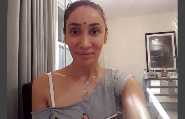 સોફિયાએ આ વર્ષે જ નન બનવાનો ચોંકાવનારો ખુલાસો કર્યો હતો. સોફિયાએ કહ્યું હતું કે, તે અચાનક નન નથી બની પરંતુ રિલેશનશિપથી કંટાળીને તેણે આ પગલું ભર્યું છે. 