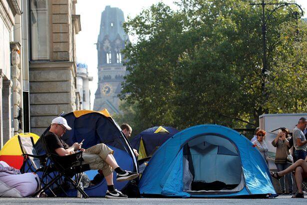 શેર કરવાના ફીચરને એડવાન્સ કરી દેવામાં આવ્યા છે. આ ફીચર આપમેળે ફોટો ઓળખીને સીક્વન્સ એરેન્જ કરી આપે છે. 