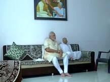 માતાના આશીર્વાદ લઈને પીએમ મોદીએ શું કર્યુ ટ્વિટ, જાણો