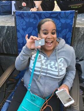 શેર કરવાના ફીચરને એડવાન્સ કરી દેવામાં આવ્યા છે. આ ફીચર આપમેળે ફોટો ઓળખીને સીક્વન્સ એરેન્જ કરી આપે છે. 