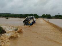 બગસરામાં એસટી બસ પાણીમાં ફસાઇ, બસમાં સવાર મુસાફરો સલામત