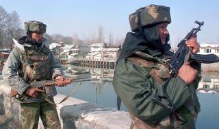 14 મે 2002: જમ્મુથી 10 કિલોમીટરના અંતરે આવેલા કાલુચક ખાતે આતંકવાદીઓના બસ પર હુમલો અને લશ્કરના કેમ્પ પર હુમલો. 13 લોકોના મોત, 22 જવાન શહીદ