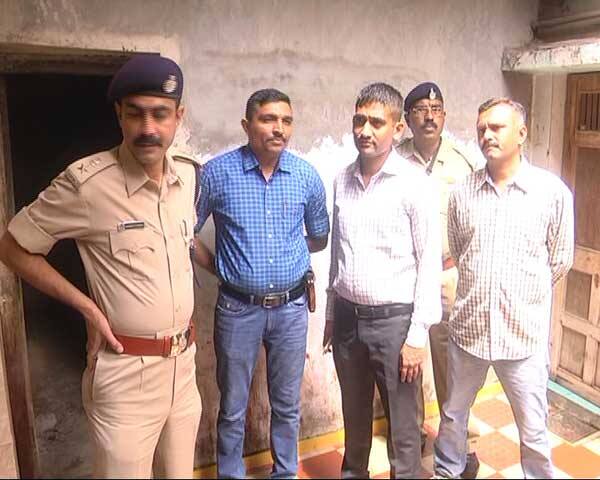 હવે તે પ્રેમને બદલે પૈસાને મહત્વ આપતી હોઇ અને લગ્ન કરવાની ના પાડતી હોઇ તેમ જ આજે પોતે મળવા આવતાં તેણીએ 'તારા જેવા સાંજ પડ્યે મારે ૨૦ જોઇએ...' તેવા વેણ બોલતાં મારો પિત્તો ગયો હતો અને મેં તેને પતાવી દીધી હતી.