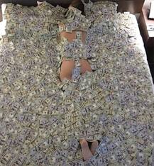 છોકરીઓ કરે છે નગ્ન થઈને ડ્રાઈવિંગ, નોટોની પથારી પર માણે છે સેક્સઃ સિંગાપોરના ધનિકોનાં સંતાનોની બેફામ લાઈફસ્ટાઈલ