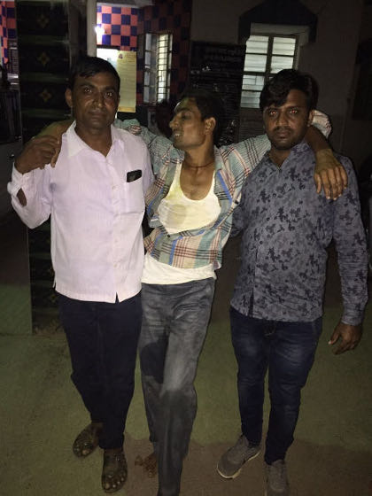 રેશ્મા પટેલ, વરુણ પટેલ અને અતુલ પટેલ સહિત 70થી વધુ પાટીદારોની વિજાપુર પોલીસે અટકાયત કરી હતી. પોલીસે ભીડને વિખેરવા માટે હળવો લાઠીચાર્જ કર્યો હતો. 