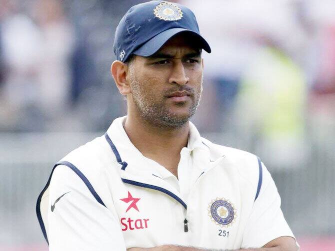 સચિન ઉપરાંત પાટિલે ધોનીને લઈને પણ મોટો ખુલાસો કર્યો છે. પાટિલે કહ્યું કે, અમે ધોનીને કેપ્ટન તરીકે હટાવવા પર વિચાર કરી રહ્યા હતા પરંતુ તે સમયે 2015માં વર્લ્ડ કપ સામે હતો માટે તે અંગે કોઈ નિર્ણય કર્યો ન હતો. જોકે પાટિલે કહ્યું કે, ટેસ્ટ ટીમમાંથી ધોનીનો નિવૃત્તિ લેવાનો નિર્ણય અમારા માટે શોકિંગ હતો.