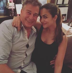 પાર્ટીમાં મહેમાન સાથે અમૃતા અરોરા