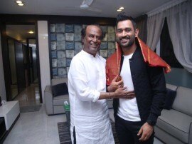 Ms Dhoni Meets Rajnikant In Chennai While Promoting Biopic Video: ફિલ્મ માટે ધોનીએ લીધા રજનીકાંતના આશીર્વાદ, તમિલમાં બોલ્યો ડાયલોગ