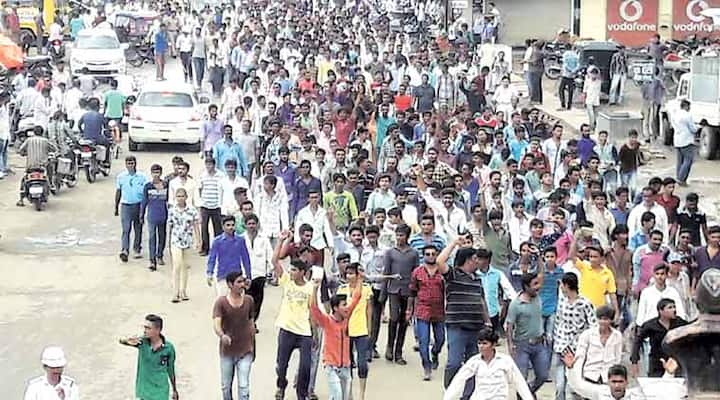 કોન્ટ્રાક્ટ એન્ડ ફિક્સ્ડ પગાર સંઘર્ષ સમિતીના પ્રમુખ રજનીકાંત સોલંકીએ કહ્યું છે કે ફિક્સ્ડ પગાર નીતિની નાબૂદી અને ગુજરાતમાં બંધારણના અમલ માટે પોતે 2 ઓક્ટોબરે સત્યાગ્રહ છાવણી, ગાંધીનગર ખાતે આમરણાંત ઉપવાસનો પ્રારંભ કરશે. આ ઉપવાસમાં મોટી સંખ્યામાં કર્મટારીઓ જોડાશે.