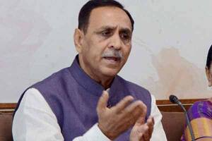 હાર્દિક પટેલે પોતાના ફેસબુક પેજ પર સવાલ કરતાં લખ્યું છે કે ગુજરાતના મુખ્યમંત્રી તરીકે જો રાજ્યની જનતાના સવાલ ના જવાબ ના આપી શકો તો રાજ્યની જનતાના પ્રશ્નોનું નિરાકરણ કઈ રીતે લાવશો ?