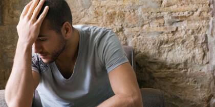 ગુજરાતમાં સૌથી વધુ અપરીણિત લોકો પોરબંદરમાં છે. પોરબંદર જિલ્લાની કુલ વસતીમાં, 25 વર્ષ કરતાં વધુ વય થઈ ગઈ હોવા છતાં લગ્ન નહીં કરનારા લોકોનું પ્રમાણ 7.48 ટકા છે. એ પછી નવસારી (7.22 ટકા), જૂનાગઢ (6.75 ટકા), ભરૂચ (6.61 ટકા) અને અમદાવાદ (6.53 ટકા) છે. 