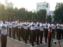 રાજકોટમાં RSSના નવા ગણવેશ સાથે યોજાઈ પરેડ, ફૂલ પેંટમાં પહેલી વખત જોવા મળ્યા સ્વયંસેવકો