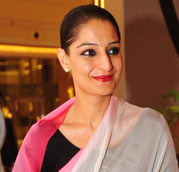 રીયલ્ટી કંપની ડીએલએફના ચેરમેન કેપી સિંહની પુત્રી પિયાસિંહ - વાર્ષિક 29.6 લાખ રૂપિયા મળ્યા છે. 