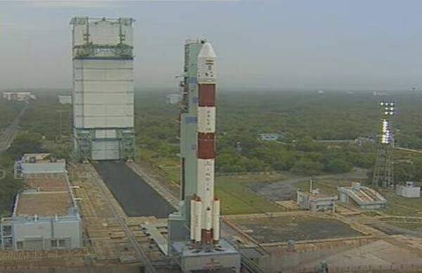 ISRO અનુસા, આ સેટેલાઈટ્સને લઈને જનાર PSLVની આ સૌથી લાંબી મુસાફરી હશે. ISRO પ્રમાણે, સ્કેટસેટથી ભારતીય વૈજ્ઞાનિકોને દરિયા વિશે વધારેમાં વધારે જાણકારી હાંસલ કરવામાં મદદ મળશે. સાથે જ આ હવામાન વિશે પણ જાણકારી ઉપલબ્ધ કરાવશે. સ્કેટસેટ સેટેલાઈટનું વજન 377 કિલો છે. આઈઆઈટી મુંબઈના પ્રથમ અને બેંગ્લુરુની પીએસઈ યુનિવર્સિટીના પિસાટ સેટેલાઈટ સાથે અમેરિકા, અલજીર્યા અને કેનેડાના પાંચ સેટેલાઈટ પણ મોકલવામાં આવી રહ્યા છે.