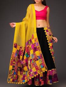 PICS: નોરતાના નવ દિવસ ટ્રાય કરો આવા ચણિયા-ચોળી સાથે અલગ લૂક્સ, પડશે વટ