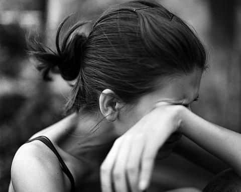 આ અંગેની વિગતો એવી છે કે, સિટીલાઇટ વિસ્તારમાં રહેતા 28 વર્ષીય પ્રવિણાબેન(નામ બદલ્યું છે) આજથી છ વર્ષ પહેલા ઉધનામાં રહેતા બિલ્ડર આનંદકુમાર વર્માના કૈલાસનગર ખાતેના મકાનમાં ભાડેથી રહેતા હતા. ત્યારે આનંદકુમારે તેમની પર બળાત્કાર ગુજાર્યો હતો અને તેની ક્લિપ ઉતારી લીધી હતી. આ પછી આનંદ વારંવાર આ ક્લિપ બતાવીને તેની સાથે બળાત્કાર ગુજારતો હતો. 