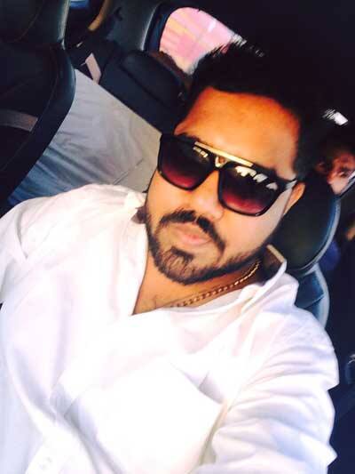 જોકે, ખૂશ્બુએ લગ્ન પછી સેક્સ સંબંધ બાંધવાનું જણાવ્યું હતું. પરંતુ લગ્ન કરવાનું નક્કી જ છે, તેમ કહી તેને સમજાવીને તેની સાથે શારીરિક સંબંધો બાંધ્યા હતા. આ પછી અંકિતે લગ્ન માટે કહેતા તે આ વાત ટાળતો હતો અને તેને દુબઇ લઈ જવાના સપના બતાવતો હતો. દરમિયાન ખૂશ્બુને ખબર પડી હતી કે, અંકિતે પોતાની પત્નીને છૂટાછેડા આપ્યા જ નથી. આ વાતની ખાતરી થતાં ખૂશ્બુ નારણપુરા પોલીસ સ્ટેશન પહોંચી હતી અને અંકિત પરીખ સામે બળાત્કાર, વિશ્વાસધાત તથા એટ્રોસિટીનો ગુનો દાખલ કરાવતા તેની ધરપકડ કરવામાં આવી છે. 