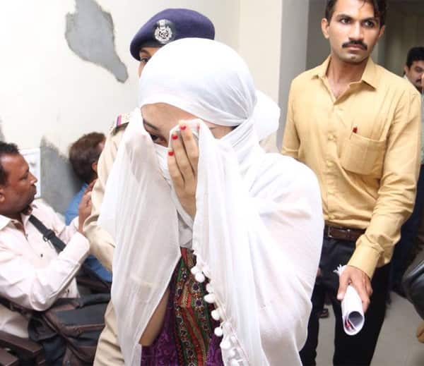 વેલ્સી અને સુકેતુ લગ્ન અગાઉથી જ એકબીજાના પ્રેમમાં હતાં. પરંતુ દૂર દૂર પણ લોહીના સંબંધમાં ભાઈ બહેન થતાં હોવાથી બન્નેના લગ્ન થઈ શક્યા નહોતા. જેથી સુકેતુ અને વેલ્સીના અલગ-અલગ લગ્ન થઈ ગયાં હતાં. વેલ્સી અને સુકેતુ પોત પોતાના લગ્ન જીવનથી ખુશ નહોતા. બીજી તરફ છેલ્લા ઘણા સમયથી સુકેતુની પત્ની પણ તેને છોડી પિયર જતી રહી હતી. જેથી સુકેતુ અને વેલ્સીને ફરી એક થવા માટે દિશીતનો કાંટો કાઢી નાખવાનો પ્લાન બનાવ્યો હતો. 