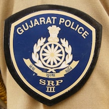 ભાજપનાં મહિલા સભ્યને નીચે પાડી યુવકે ગુજાર્યો રેપ, યુવતીની ફરિયાદ પછી શું કર્યું ભાજપના નેતાઓએ? જાણીને ચોંકી જશો